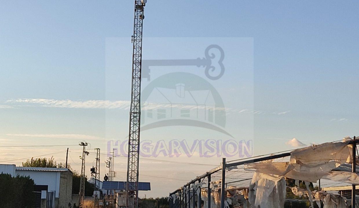 Antena móvil en tejar de La Puebla de Cazalla
