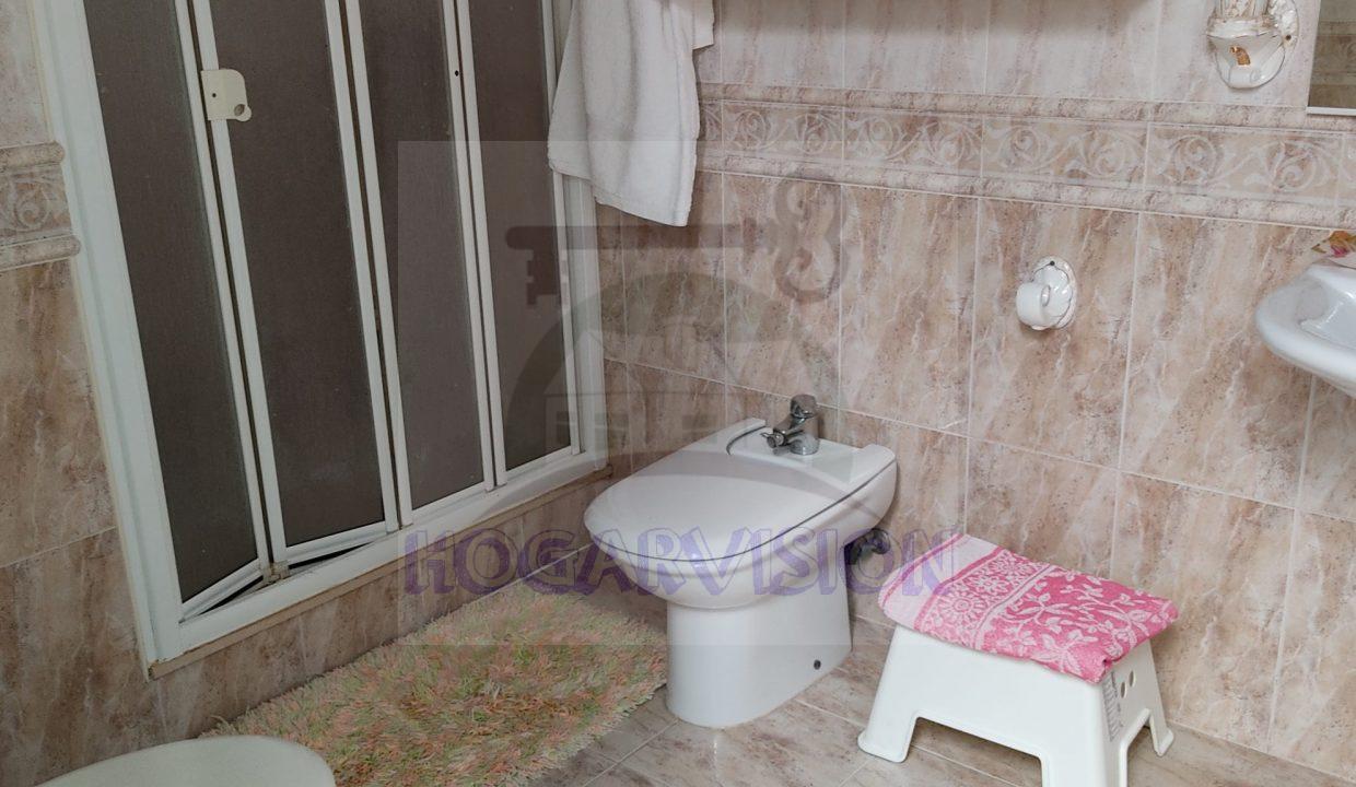 Baño en casa económica en La Puebla de Cazalla