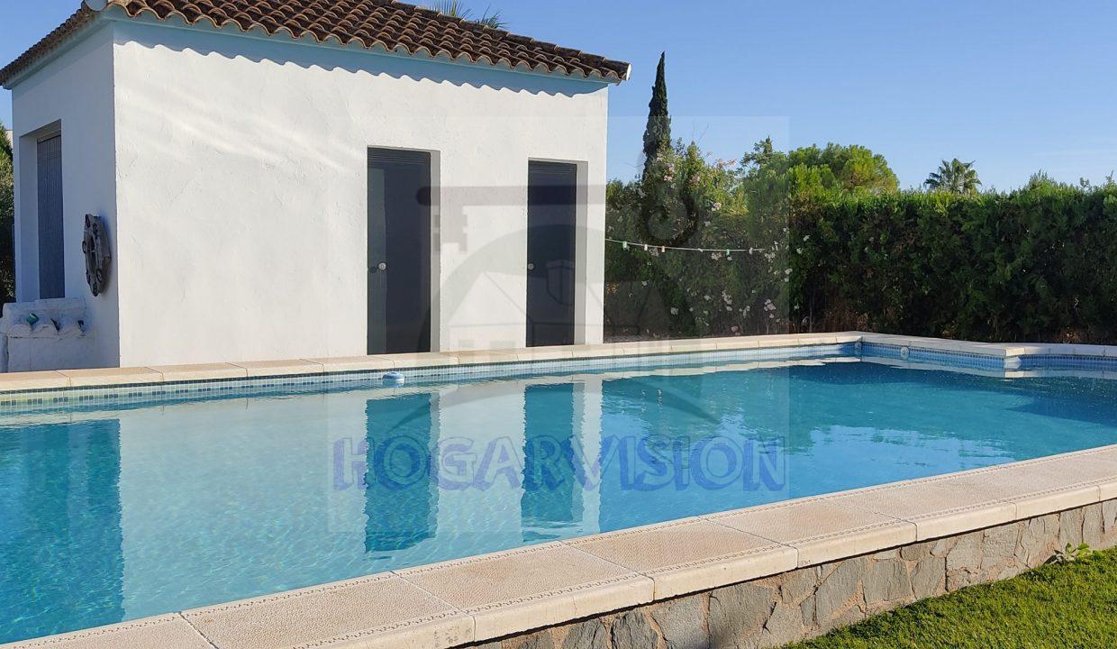 Piscina en chalet en el Manantial