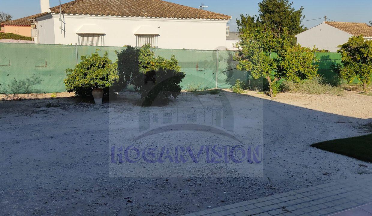 Aparcamientos en chalet en el Manantial