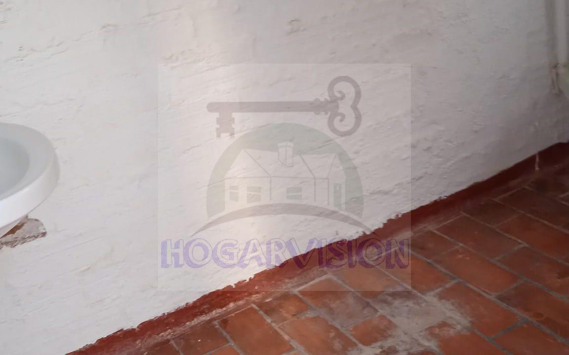 Trastero en casa económica en calle Granada en La Puebla de Cazalla