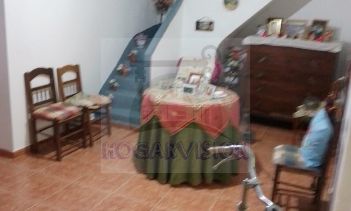 Casa económica de dos plantas en La Puebla de Cazalla