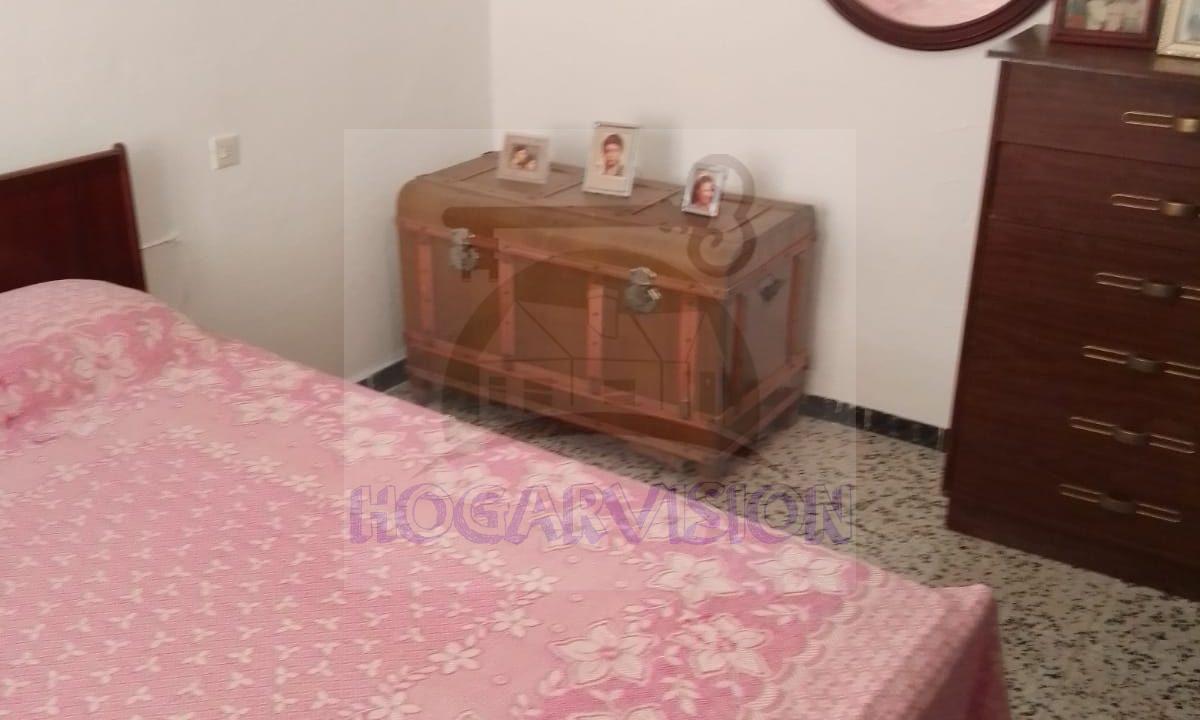 Casa en buen estado en zona de las Virtudes en La Puebla de Cazalla