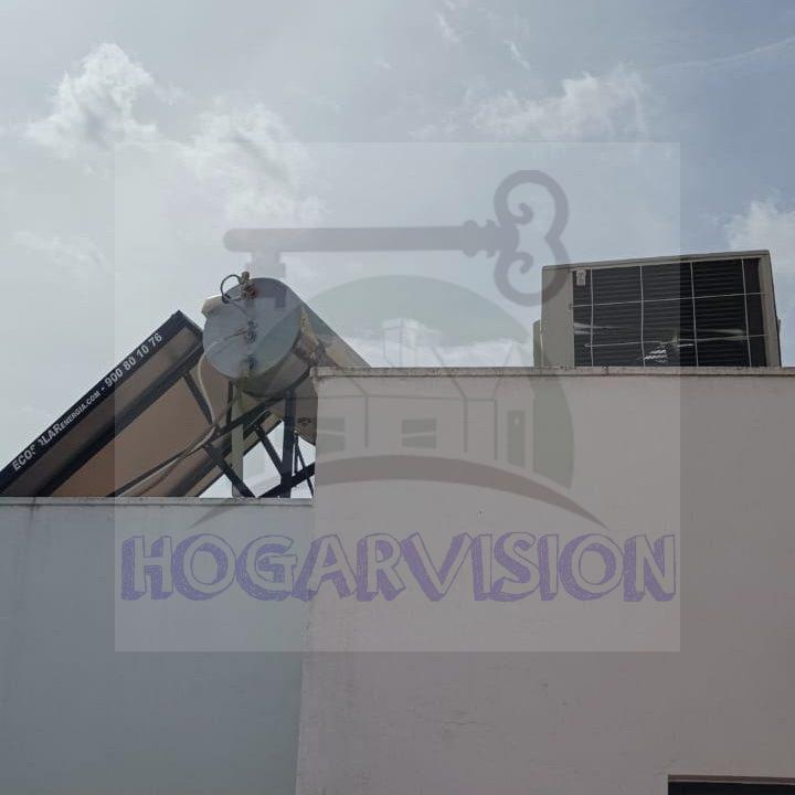 Duplex con placas solares en Morón de la Frontera