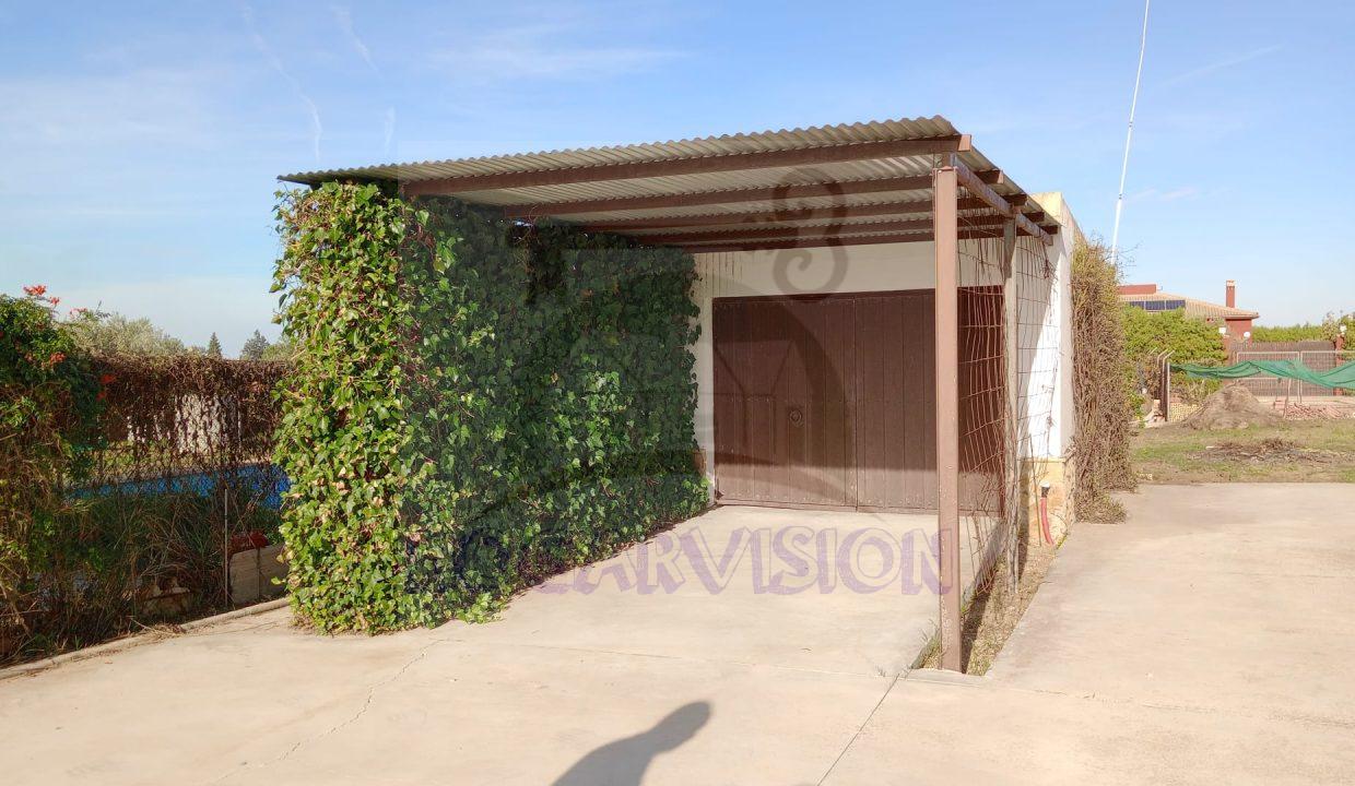 Chalet con piscina en La Puebla de Cazalla