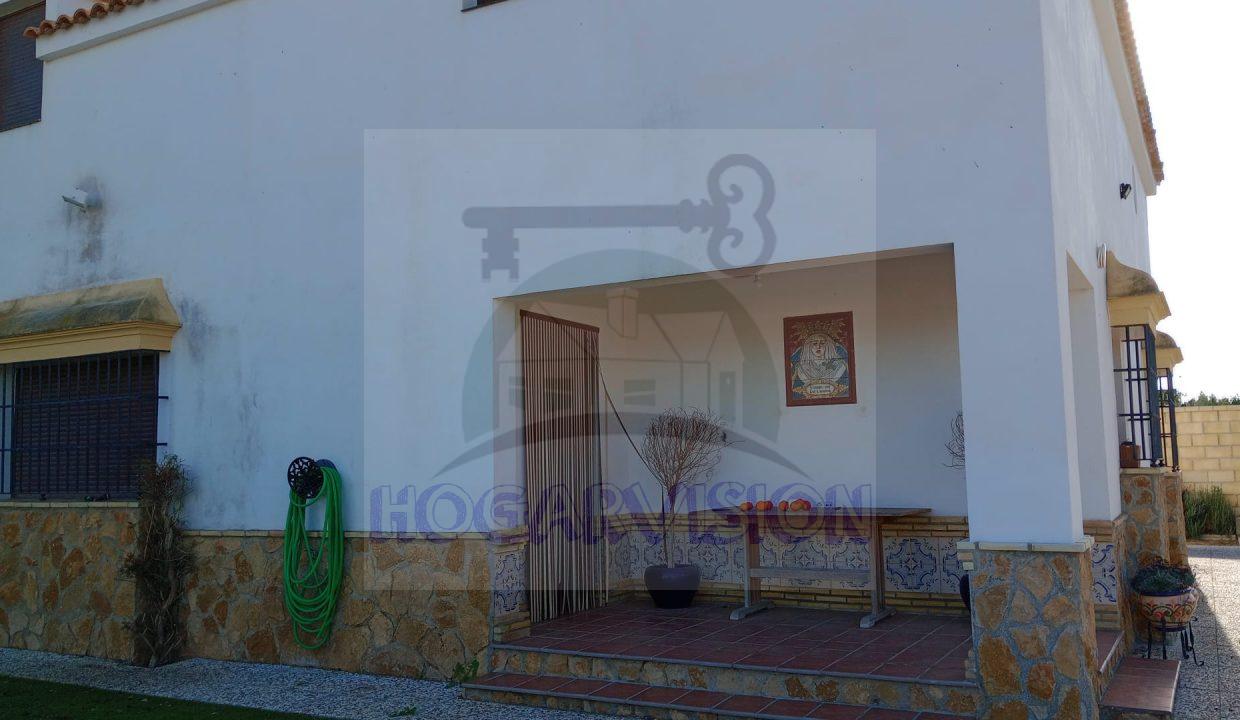 Chalet con piscina en Marchena