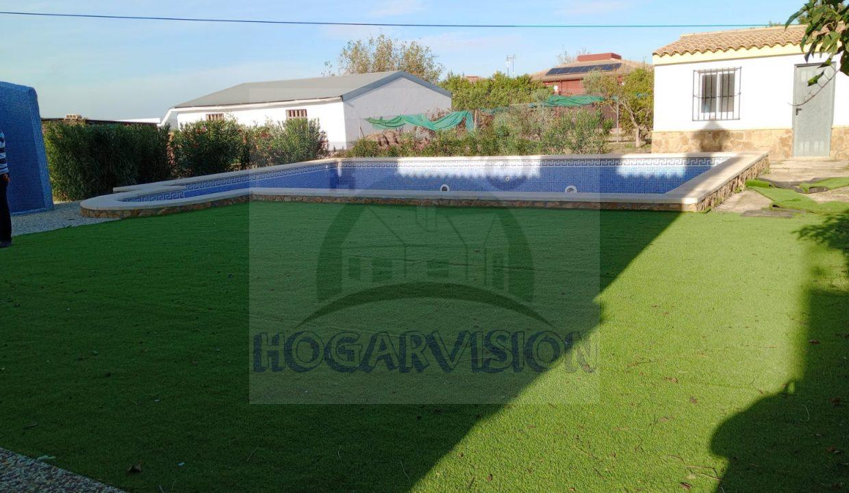 Chalet con gran piscina en La Puebla de Cazalla