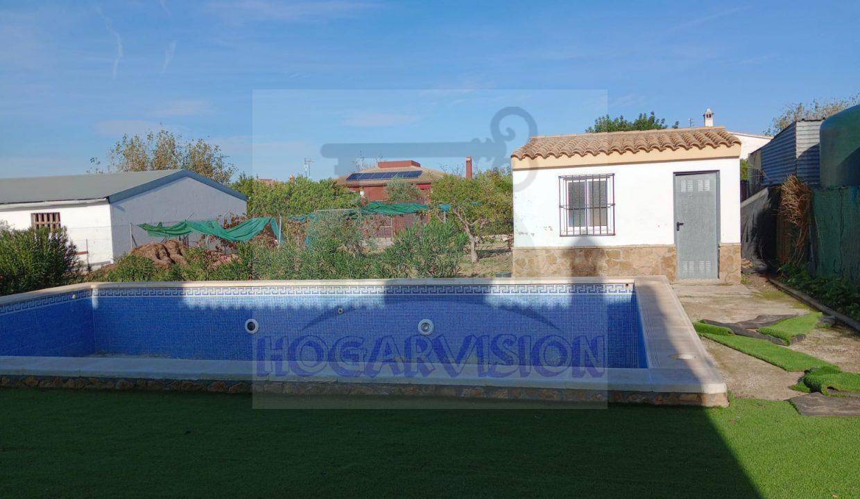 Chalet con gran piscina en Marchena