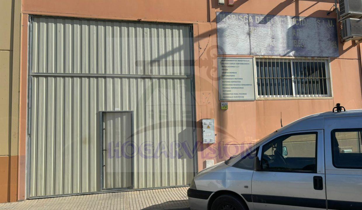 Se vende nave industrial en La Puebla de Cazalla